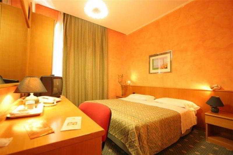 Hotel Marco Polo Roma Ngoại thất bức ảnh